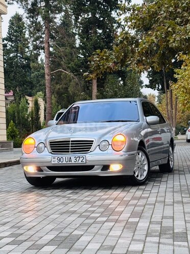 Mercedes E 220 2001, 320,000 km - 2.2 l - İmişli