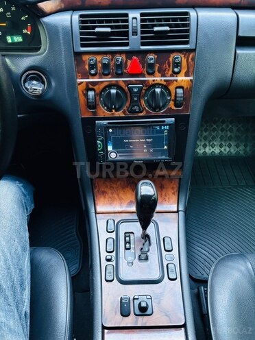 Mercedes E 220 2001, 320,000 km - 2.2 l - İmişli