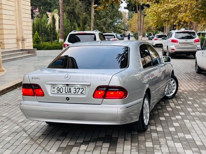 Mercedes E 220 2001, 320,000 km - 2.2 l - İmişli
