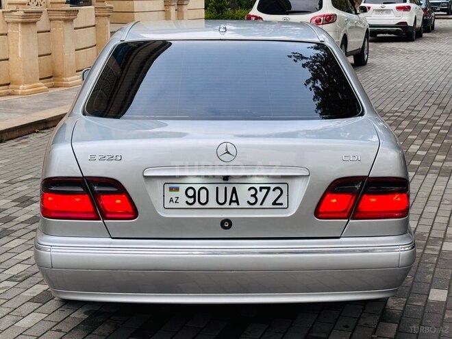 Mercedes E 220 2001, 320,000 km - 2.2 l - İmişli