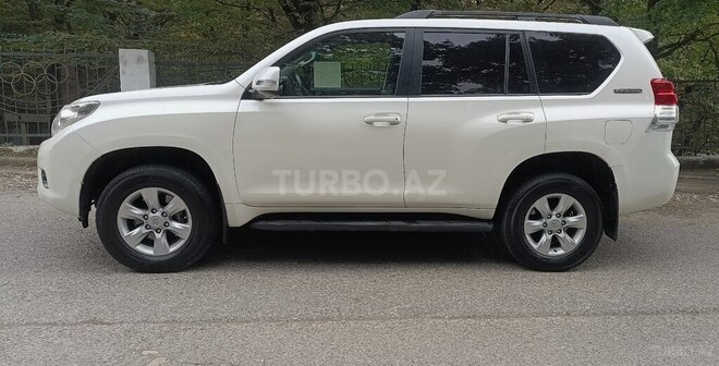 Toyota Land Cruiser Prado 2012, 212,000 km - 2.7 l - Qusar