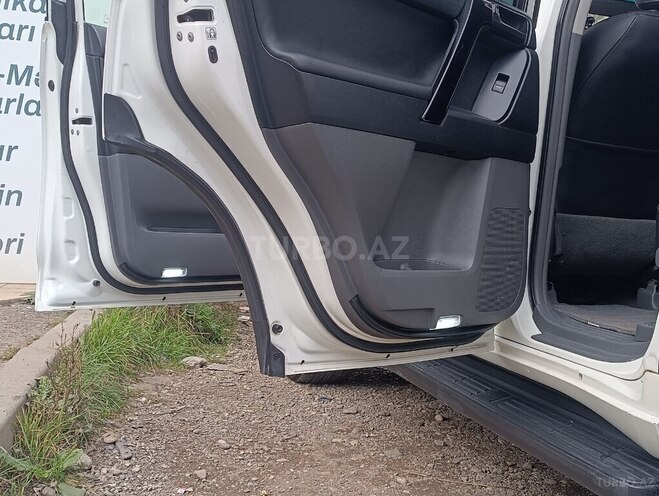 Toyota Land Cruiser Prado 2012, 212,000 km - 2.7 l - Qusar