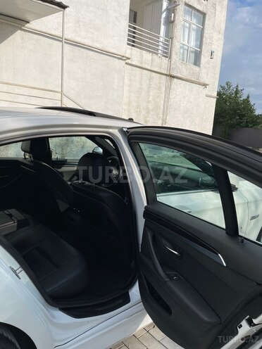 BMW  2015, 201,000 km - 2.0 л - Astara