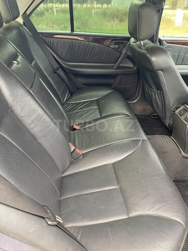 Mercedes E 280 1999, 430,000 km - 2.8 l - Bakı