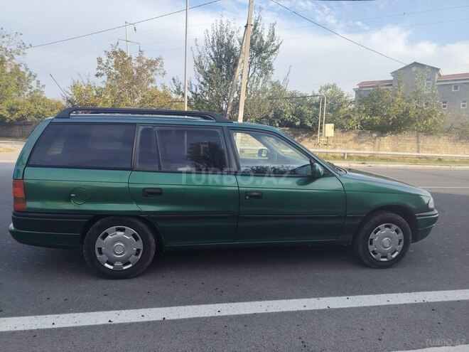 Opel Astra 1996, 510,000 km - 1.6 л - Şəki