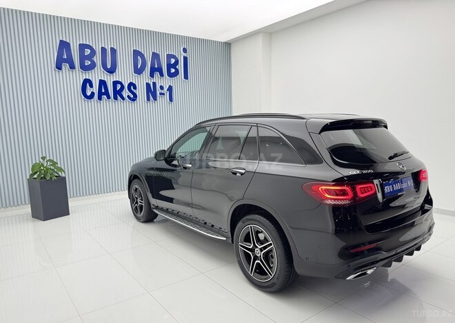Mercedes GLC 300 4MATIC 2020, 108,500 km - 2.0 л - Bakı