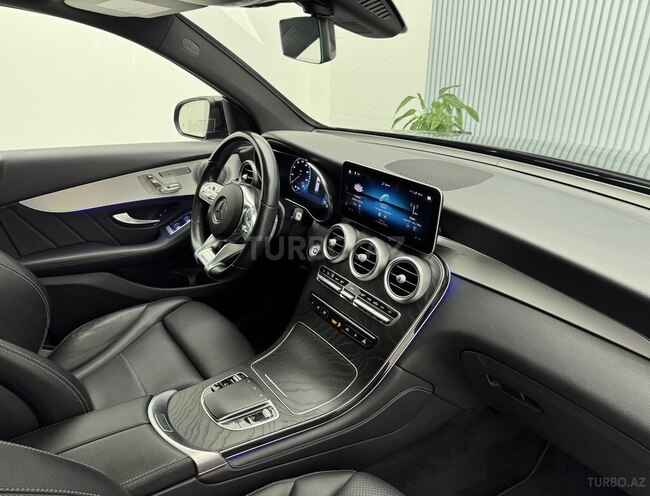 Mercedes GLC 300 4MATIC 2020, 108,500 km - 2.0 л - Bakı