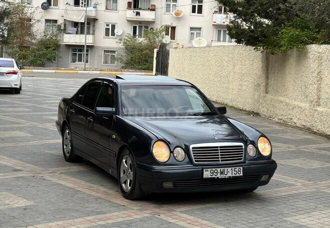 Mercedes E 240 1999, 346,000 km - 2.4 l - Sumqayıt