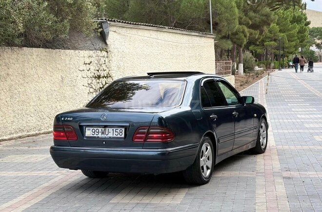 Mercedes E 240 1999, 346,000 km - 2.4 l - Sumqayıt