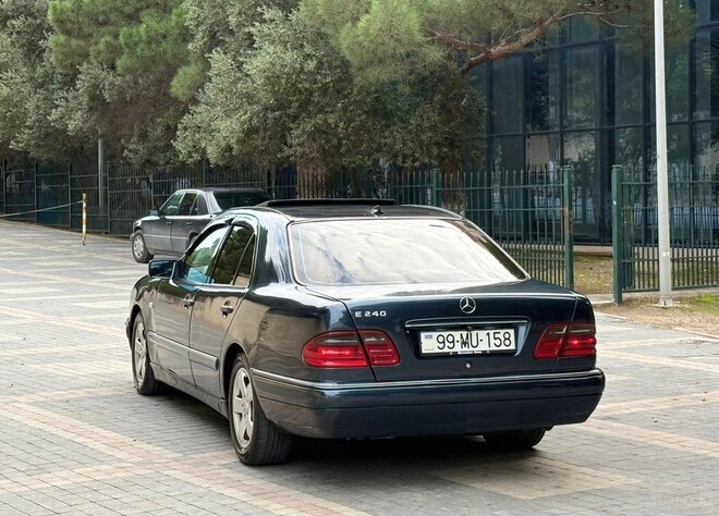 Mercedes E 240 1999, 346,000 km - 2.4 l - Sumqayıt