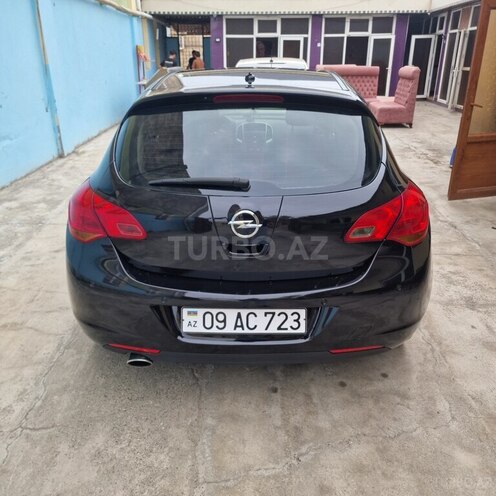 Opel Astra 2010, 245,000 km - 1.4 л - Yevlax