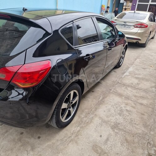 Opel Astra 2010, 245,000 km - 1.4 л - Yevlax