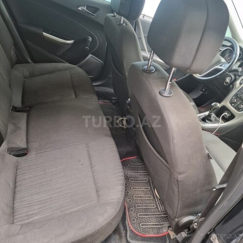 Opel Astra 2010, 245,000 km - 1.4 л - Yevlax