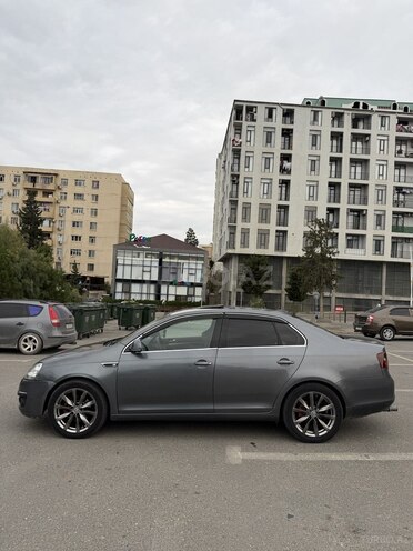 Volkswagen Jetta 2005, 224,200 km - 2.5 л - Bakı