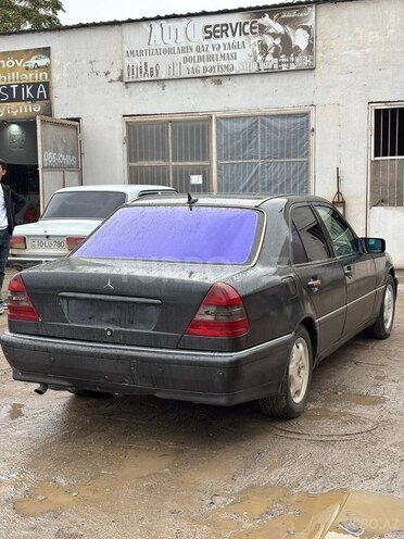 Mercedes C 180 1994, 152,000 km - 1.8 l - Salyan