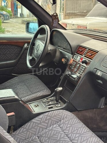 Mercedes C 180 1994, 152,000 km - 1.8 l - Salyan
