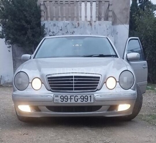 Mercedes E 280 2001, 320,000 km - 2.8 l - Bakı