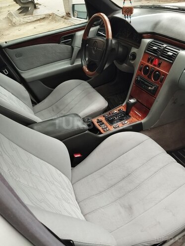 Mercedes E 230 1997, 265,328 km - 2.3 l - Mingəçevir