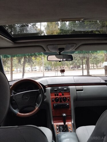 Mercedes E 230 1997, 265,328 km - 2.3 l - Mingəçevir