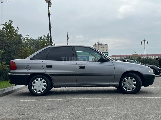 Opel Astra 1991, 276,000 km - 1.6 l - Sumqayıt