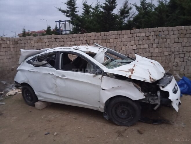 Hyundai Accent 2012, 225,000 km - 1.6 l - Bakı