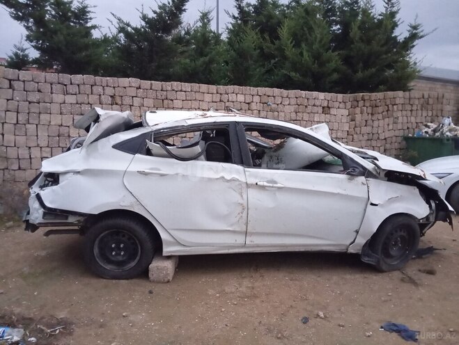 Hyundai Accent 2012, 225,000 km - 1.6 l - Bakı