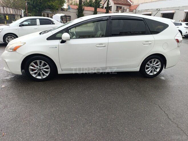 Toyota Prius V 2013, 266,000 km - 1.8 l - Bakı