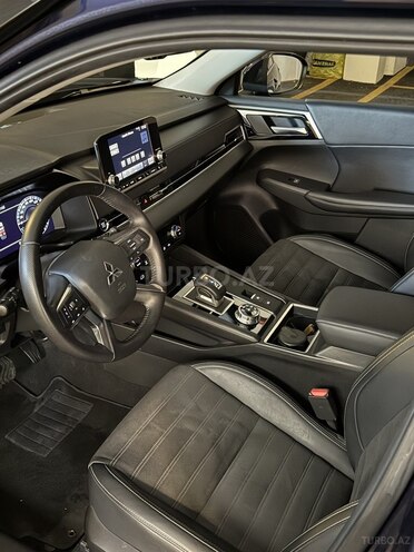 Mitsubishi Outlander 2023, 8,500 km - 2.5 l - Bakı