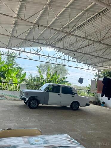 LADA (VAZ) 2107 2001, 283,000 km - 1.6 l - Salyan