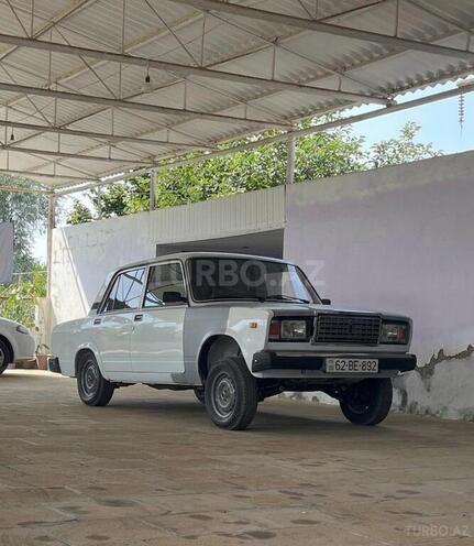 LADA (VAZ) 2107 2001, 283,000 km - 1.6 l - Salyan
