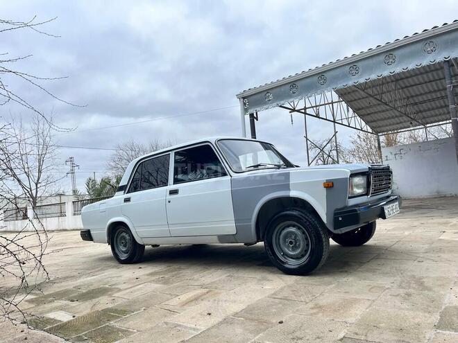 LADA (VAZ) 2107 2001, 283,000 km - 1.6 l - Salyan