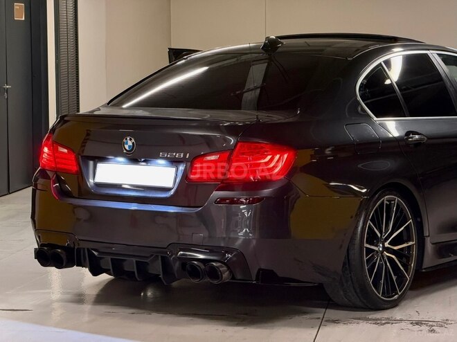 BMW 528 2014, 206,000 km - 2.0 l - Gəncə
