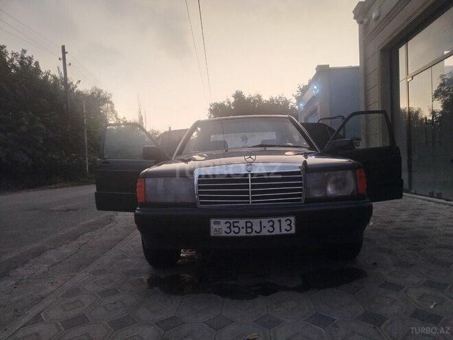 Mercedes 190 1991, 350,000 km - 2.0 l - Qazax