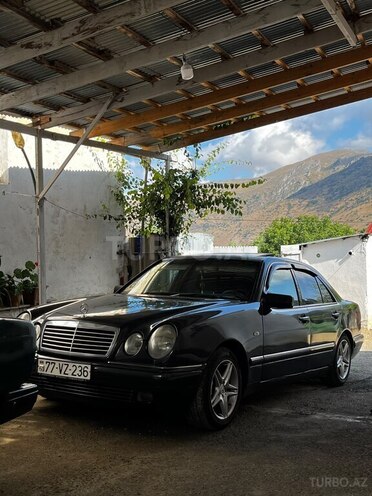 Mercedes E 200 1996, 500,000 km - 2.0 l - Lerik