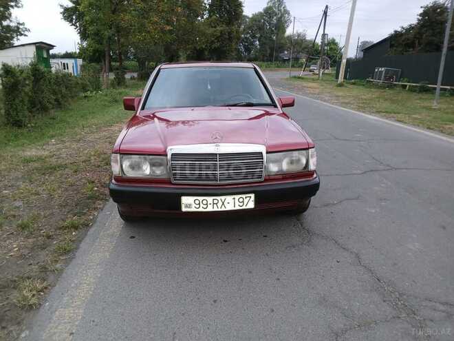 Mercedes 190 1990, 150,000 km - 2.0 l - Qax