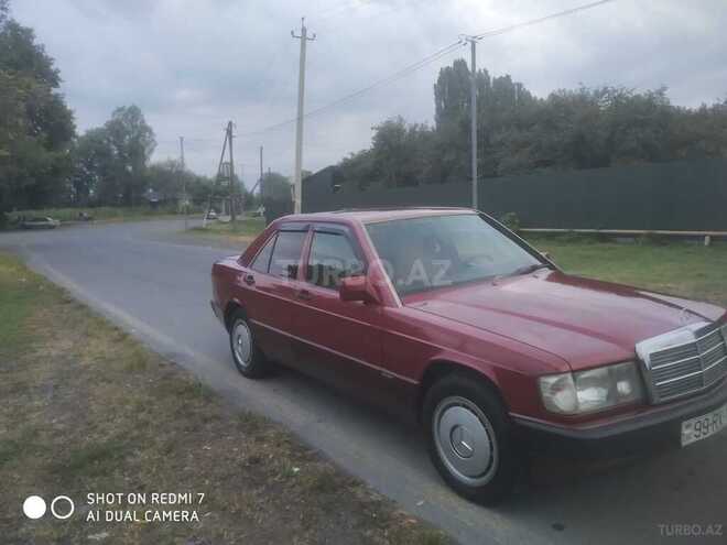 Mercedes 190 1990, 150,000 km - 2.0 l - Qax
