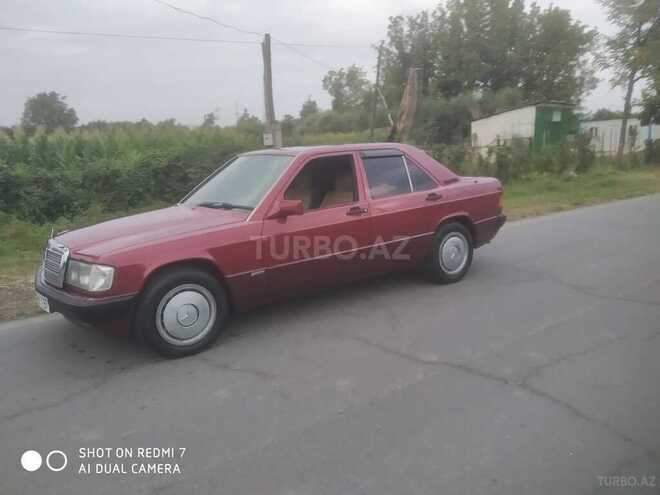 Mercedes 190 1990, 150,000 km - 2.0 l - Qax