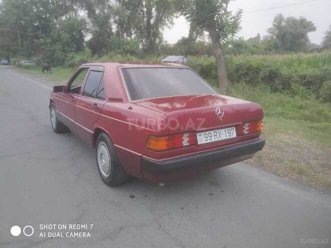 Mercedes 190 1990, 150,000 km - 2.0 l - Qax