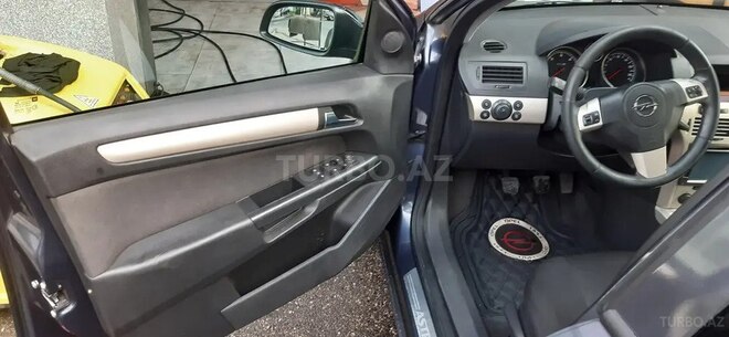 Opel Astra 2008, 524,236 km - 1.3 l - Quba