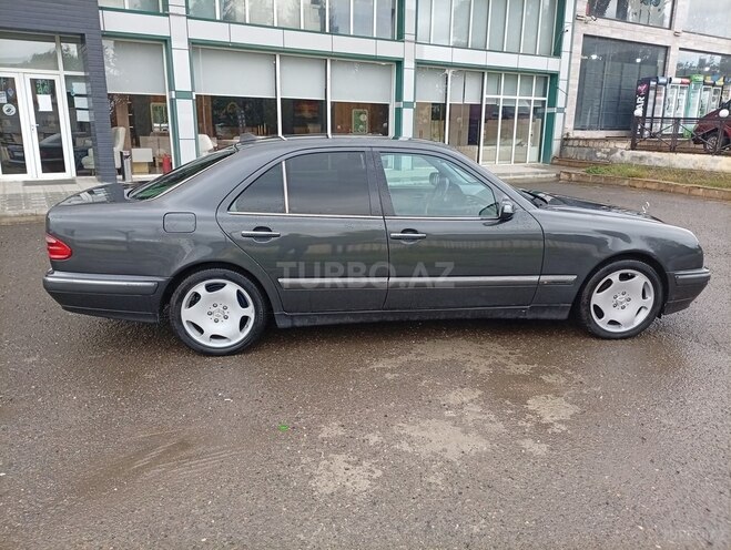 Mercedes E 240 2000, 361,500 km - 2.4 l - Qazax