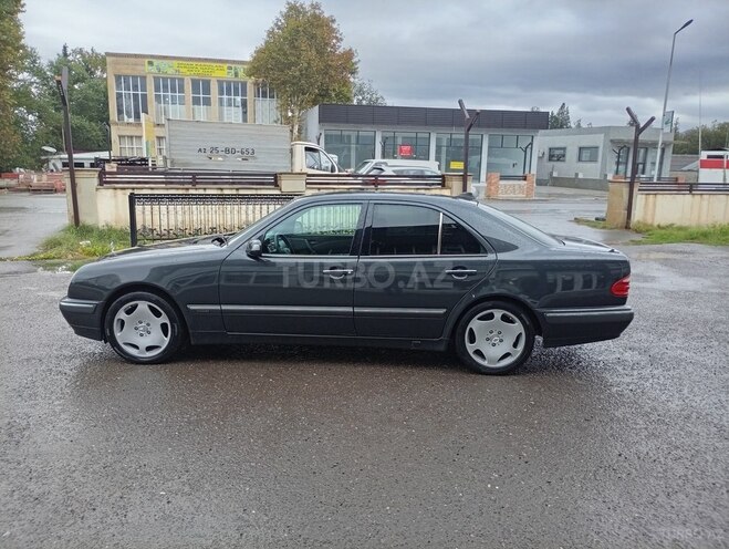 Mercedes E 240 2000, 361,500 km - 2.4 l - Qazax