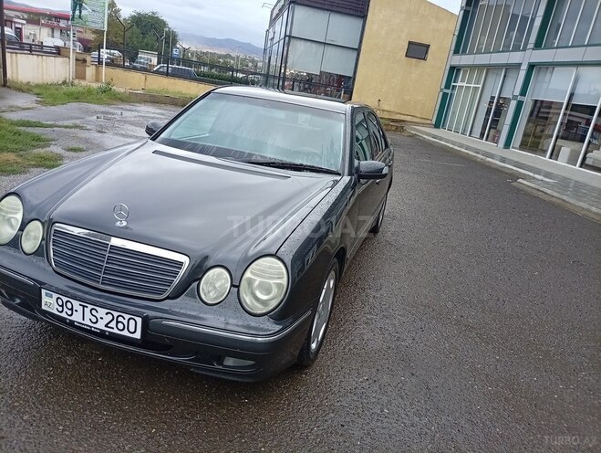 Mercedes E 240 2000, 361,500 km - 2.4 l - Qazax