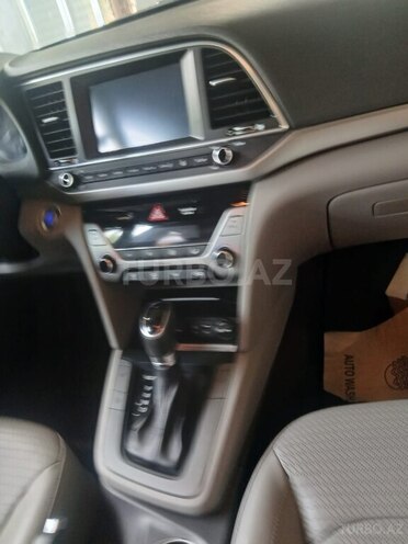 Hyundai Elantra 2016, 210,159 km - 2.0 l - Zaqatala