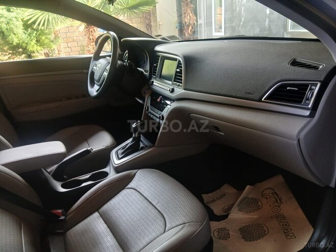 Hyundai Elantra 2016, 210,159 km - 2.0 l - Zaqatala