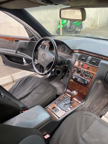 Mercedes E 280 1997, 362,000 km - 2.8 l - Bakı