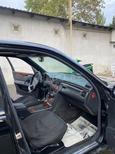 Mercedes E 280 1997, 362,000 km - 2.8 l - Bakı