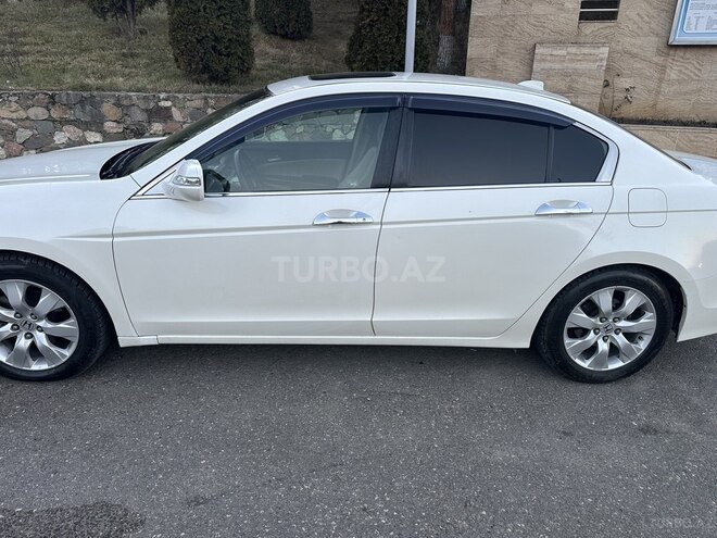 Honda Accord 2010, 350,000 km - 2.4 l - Qusar