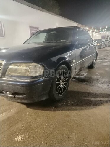 Mercedes E 230 1998, 279,874 km - 2.3 l - Saatlı