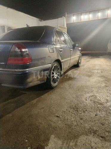 Mercedes E 230 1998, 279,874 km - 2.3 l - Saatlı