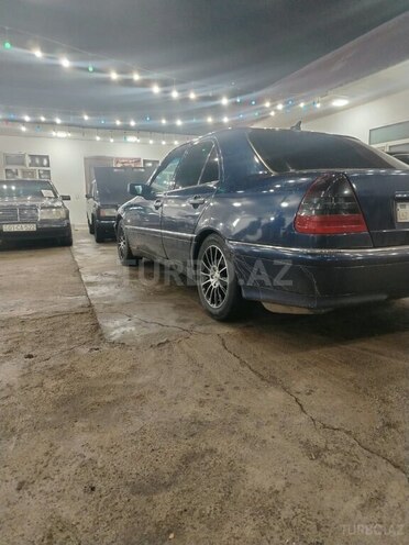 Mercedes E 230 1998, 279,874 km - 2.3 l - Saatlı